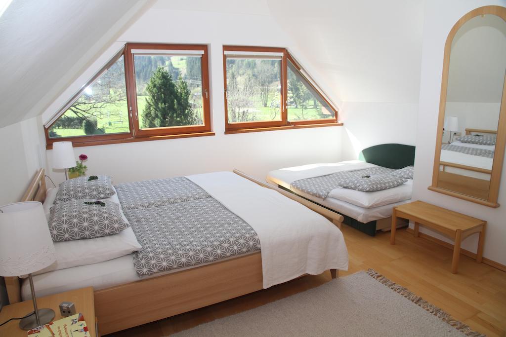 Villa Schnuck - Das Rote Ferienhaus Bad Gastein Szoba fotó