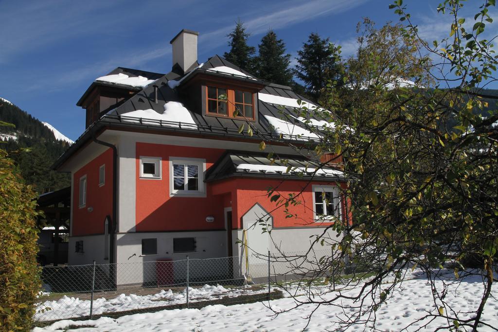 Villa Schnuck - Das Rote Ferienhaus Bad Gastein Kültér fotó