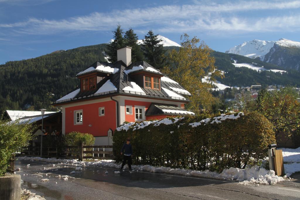 Villa Schnuck - Das Rote Ferienhaus Bad Gastein Kültér fotó
